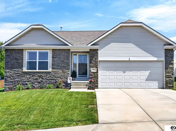 17212 Morgan Ave, Gretna, NE 68028