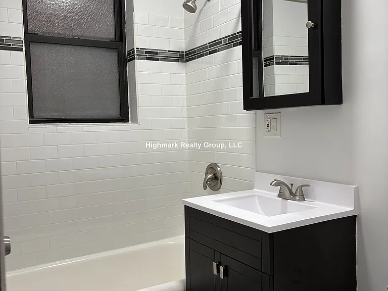 3349 N Marshfield Ave #209 — Photo 8