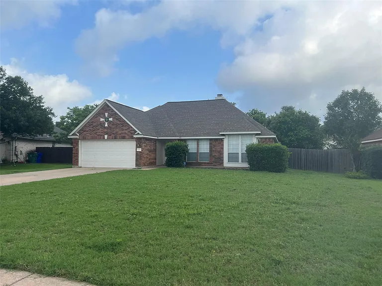 209 Bryce Canyon Dr — Photo 1