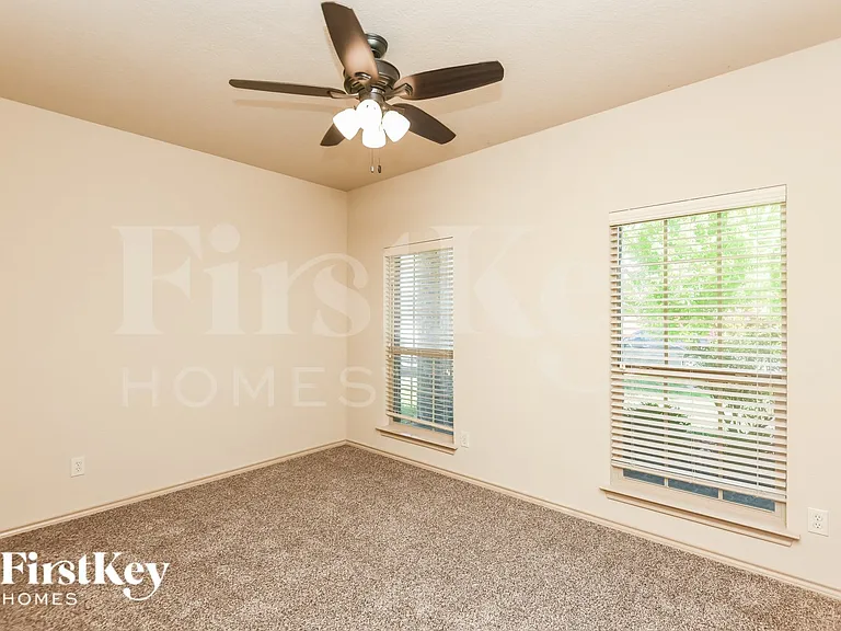 1013 Jodie Dr — Photo 13