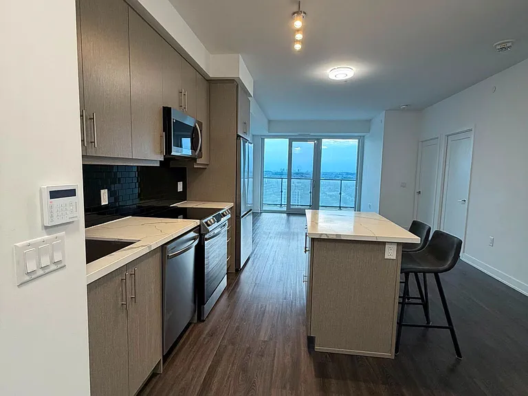 95 Oneida Cres #2303 — Photo 4