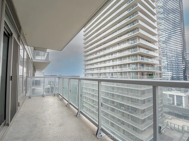 20 Richardson St #1808 — Photo 18