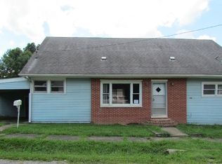 1112 E Elm St, West Frankfort, IL 62896