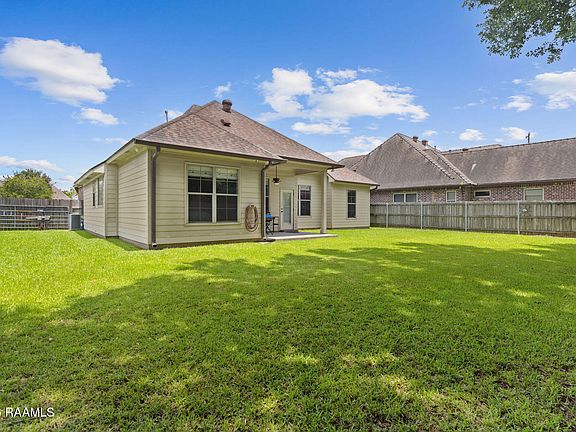4th image of 103 Bluebonnet Dr