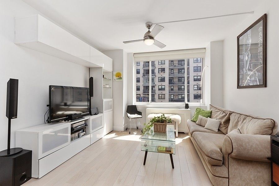 1st image of 389 E 89th St APT 7E