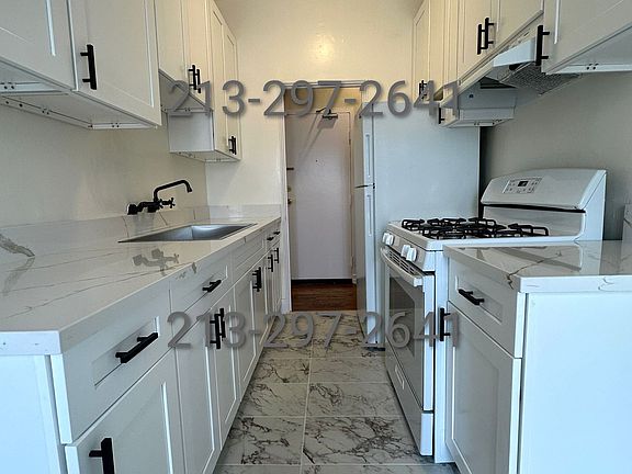 5th image of 7063 Lanewood Ave #306