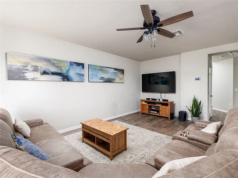 3601 Kotche St — Photo 5