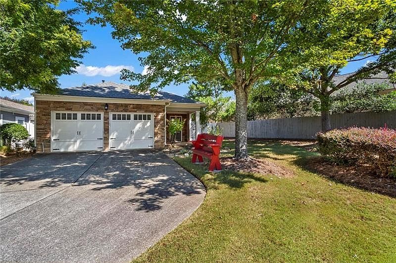 1st image of 4022 Cottage Oaks Dr