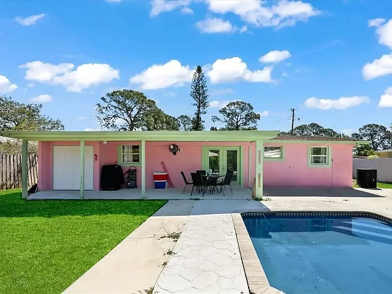 5332 Nutmeg Ave — Photo 1