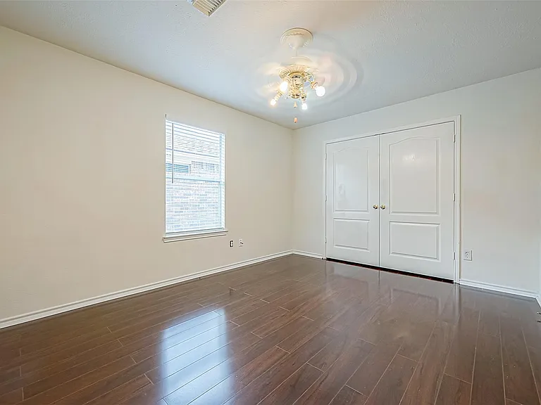 2422 Leanett Way — Photo 34