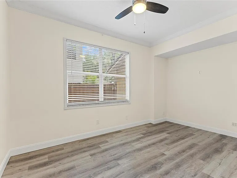 9307 Poplar Creek Ct — Photo 40