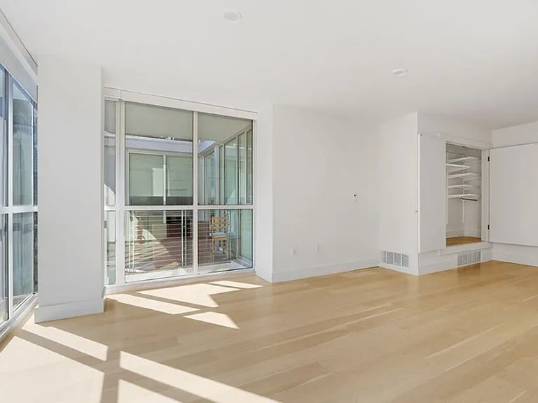 570 Jessie St #1212R — Photo 11
