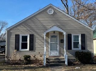 445 S Rollins St, Centralia, MO 65240