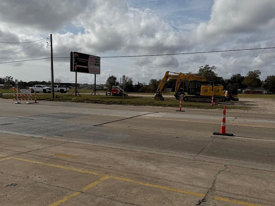 2nd image of Gerstner Memorial Dr