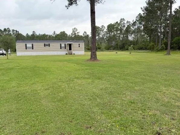 8320 Darlene Dr, Moss Point, MS 39562