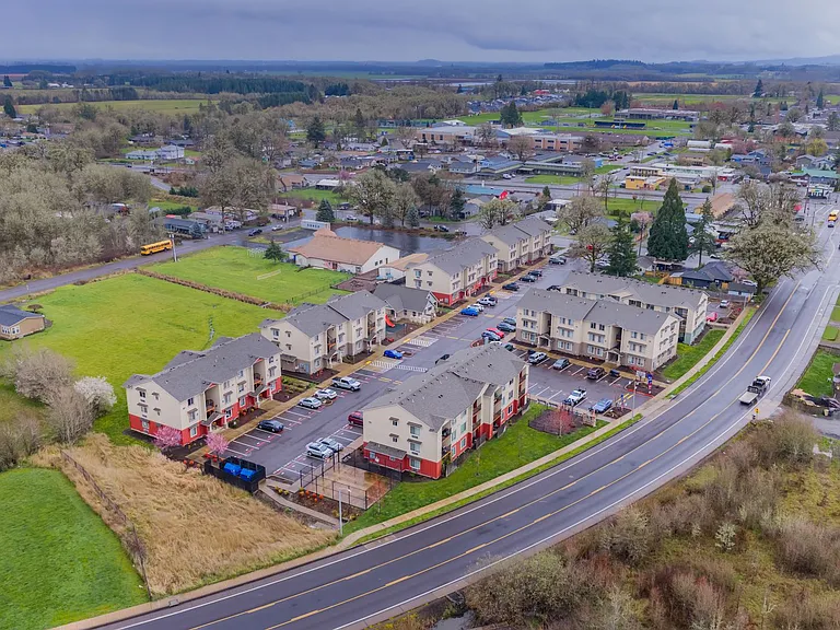 Oak Springs Apartments — Photo 60