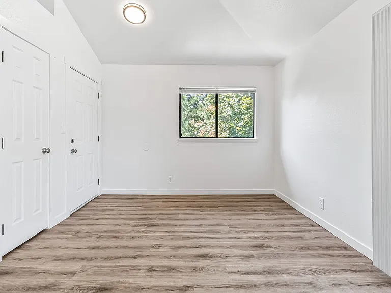 Hilton Street Apartments — Photo 37