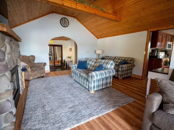 1176 Dakota Ct, Friendship, WI 53934