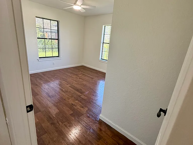 2631 Stafford Dr — Photo 14