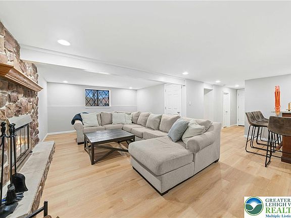 3rd image of 754 Harrison Ave