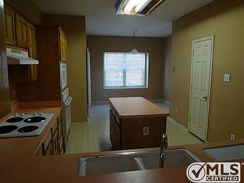 4th image of 2505 Buck Dr