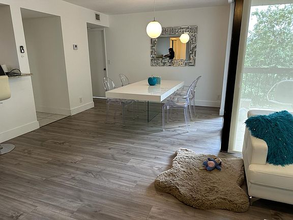 5th image of 825 Egret Cir APT 303