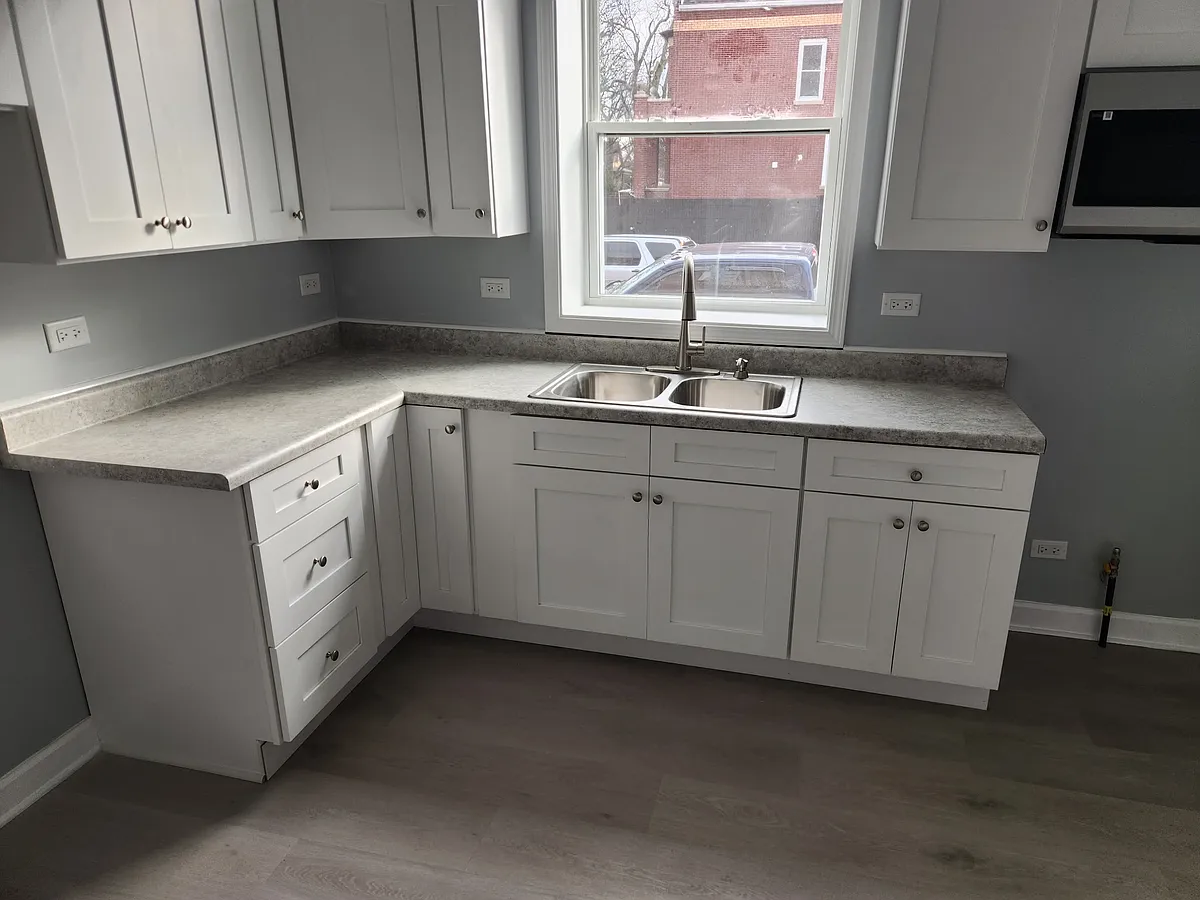 Building Photo - 2858 S Christiana Ave #2FR
