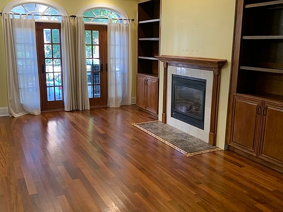 4th image of 2039 W Homer St Fl 2
