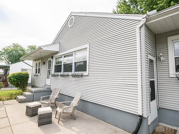 2nd image of 126 Curtiss Wright Blvd