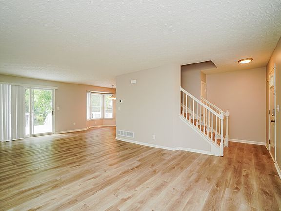 5th image of 3205 Saint Bernard Cir
