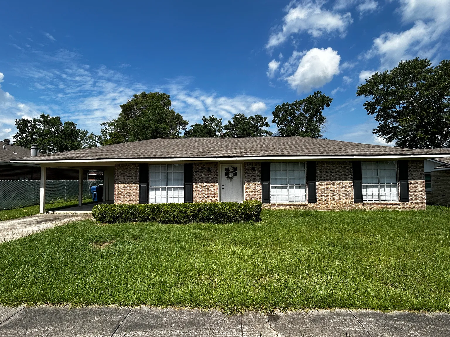 3 bed, 1413 sqft, $1,450 — Photo 1