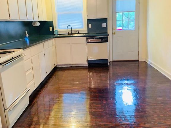 2nd image of 912 1/2 S Green St
