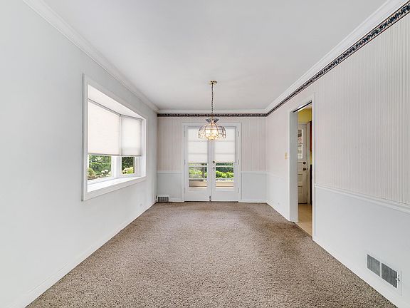 3rd image of 307 S Peck Ave