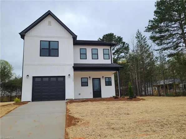 1127 Timber Hill Dr, Rural Hall, NC 27045