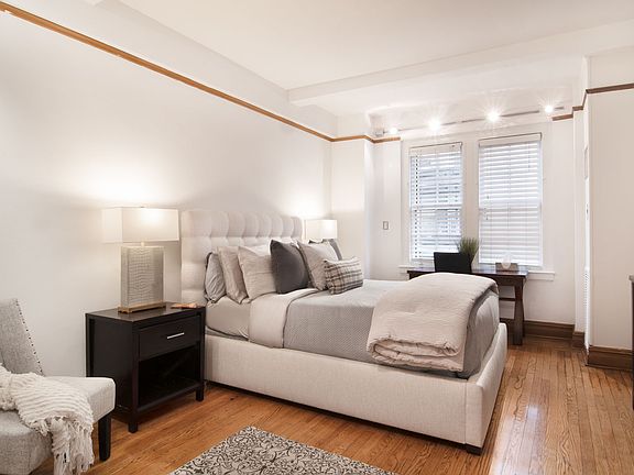 3rd image of 145 W 58th St #11L