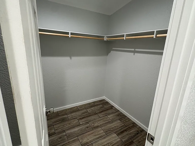 County Street 2983 — Photo 14