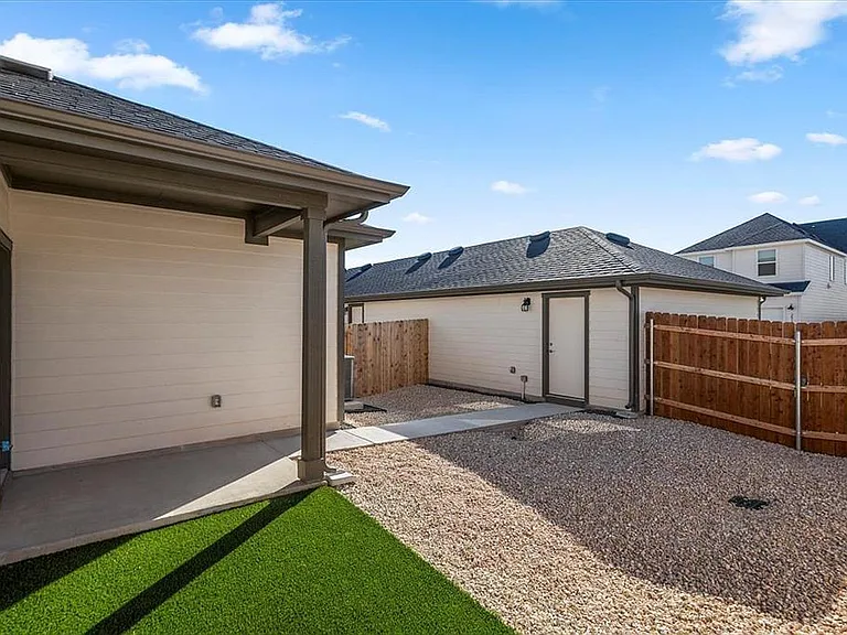 2517 Violet Theo Ln — Photo 26