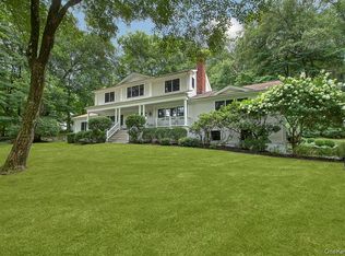 12 Brandon Dr, Mount Kisco, NY 10549