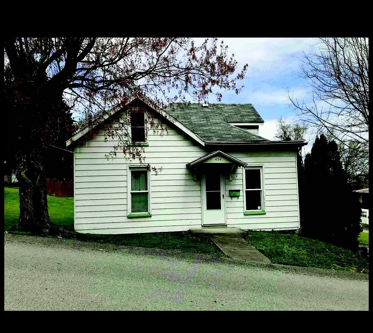 4 bed, 1200 sqft, $1,300 — Photo 2