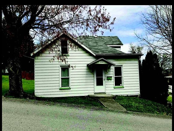 2nd image of 434 Barnes St