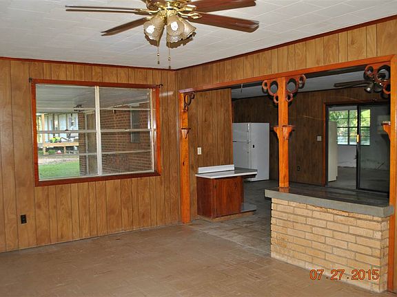 3rd image of 204 W Ray Fussell St