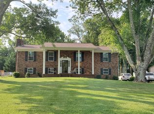 1009 Oxford Hills Dr, Maryville, TN 37803