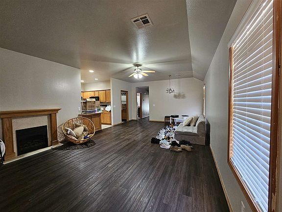 3rd image of 3619 W Bristol Ave
