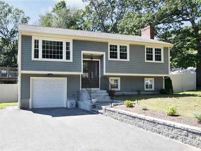 82 Alaska St, Cumberland, RI, 02864