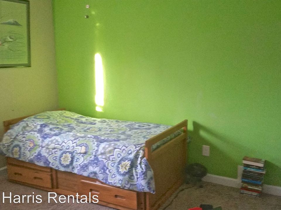 2nd image of 151 New Castle Ln