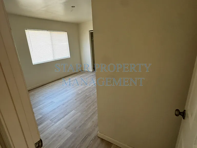 415 E Flora St #1-13 — Photo 18