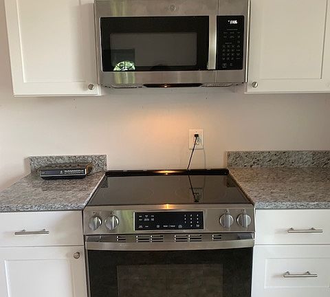 4th image of 4182 Burns St