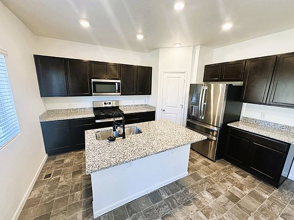 5th image of 42853 Ivydel St