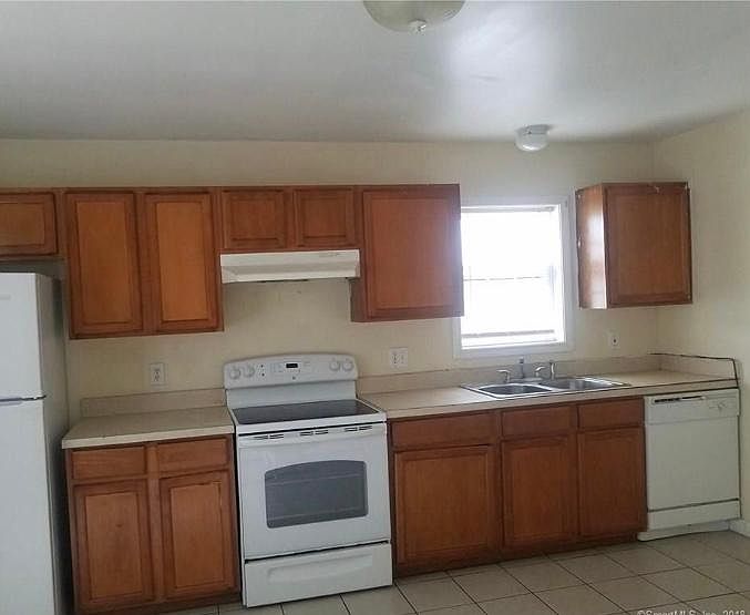2nd image of 520 Gregory St