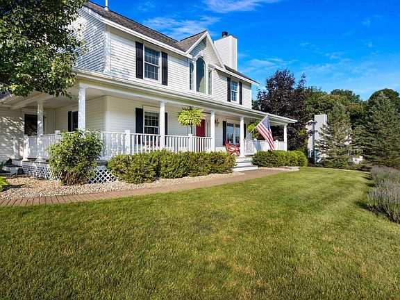 5th image of 909 Black Hill Ln